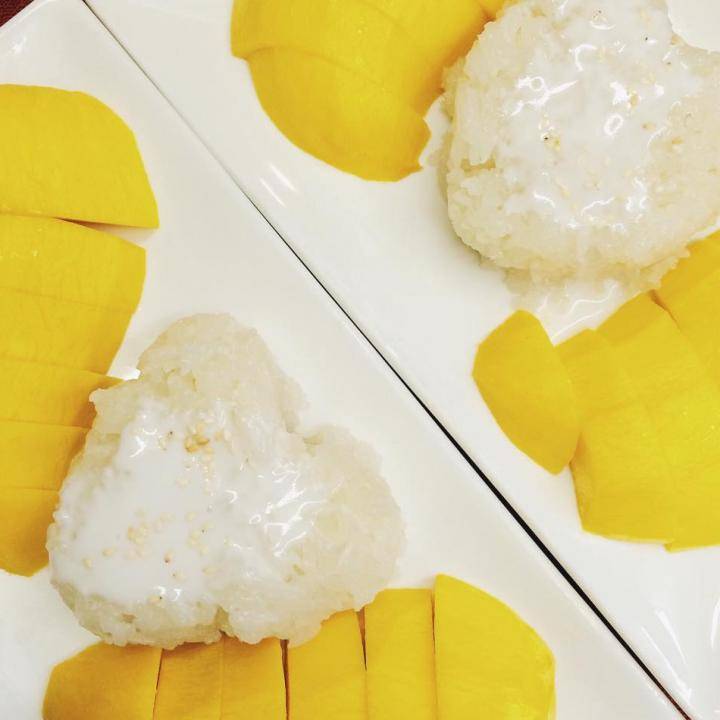 Mango sticky rice, nice dessert - Siri Thai